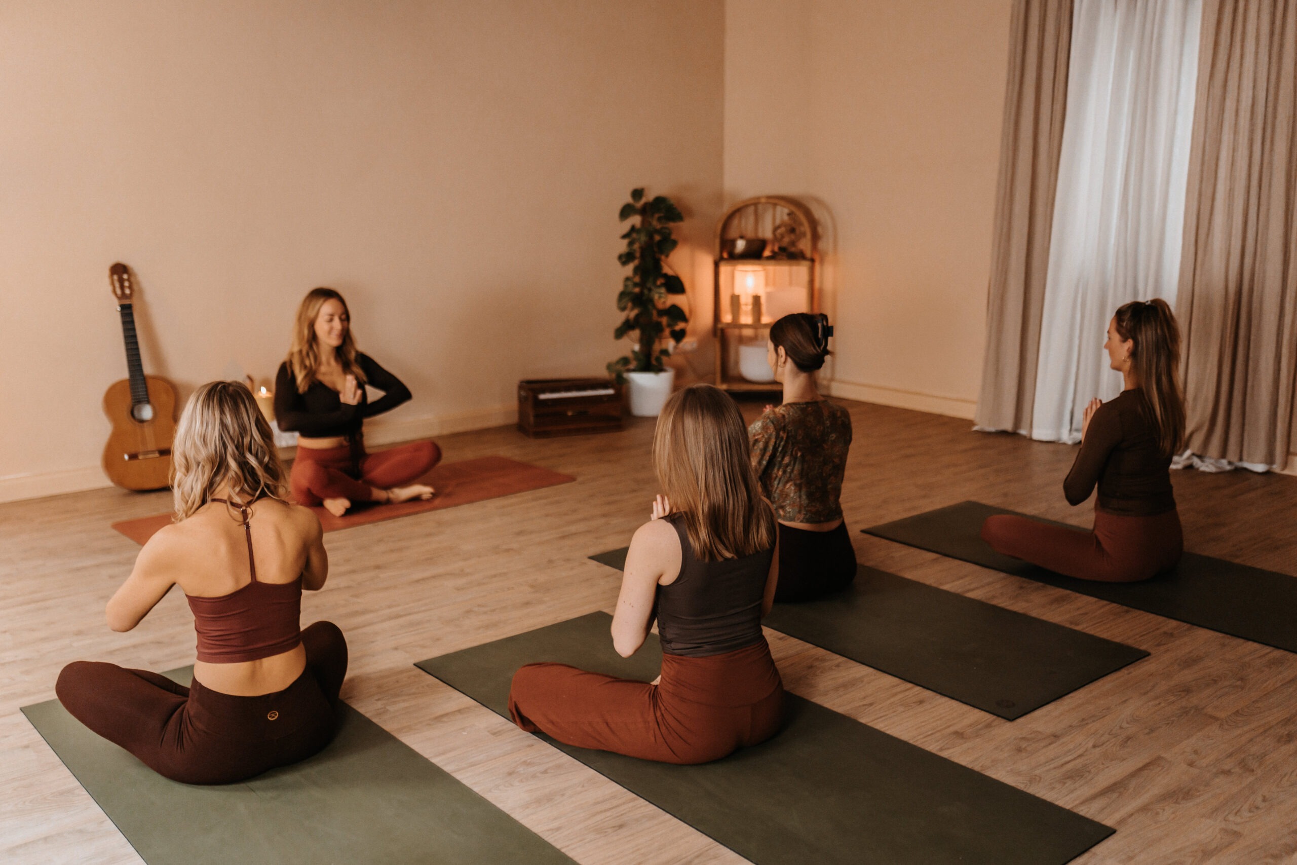 Yoga, Breathwork & Nervensystem-Regulation in Passau – ganzheitliche Körperarbeit für mehr Ruhe, bewusste Atmung und innere Balance