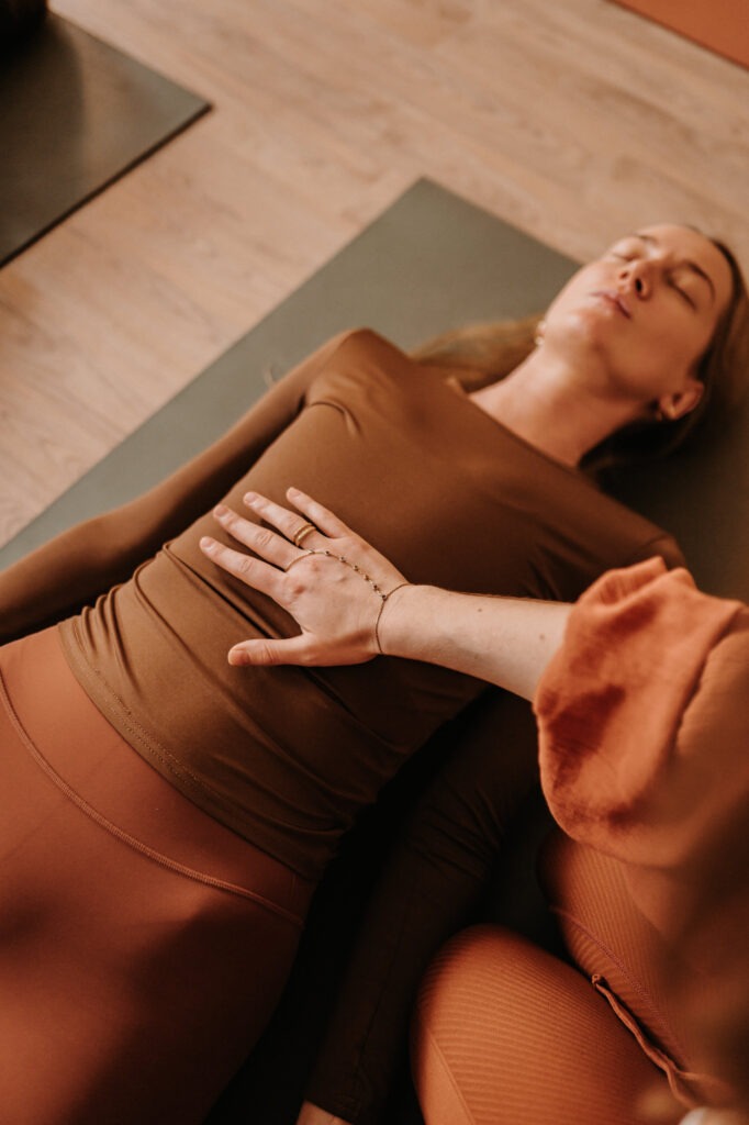 Yoga, Breathwork & Nervensystem-Regulation in Passau – ganzheitliche Körperarbeit für mehr Ruhe, bewusste Atmung und innere Balance